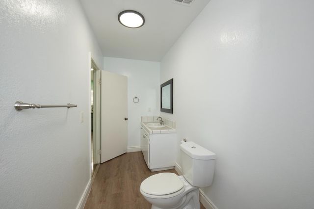 1901 E Clay Avenue, Fresno, CA 93701