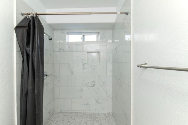 1901 E Clay Avenue, Fresno, CA 93701