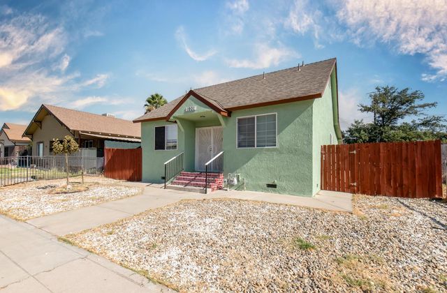1901 E Clay Avenue, Fresno, CA 93701