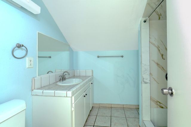 1901 E Clay Avenue, Fresno, CA 93701