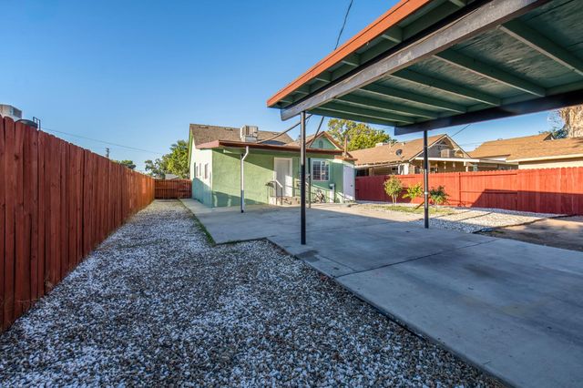 1901 E Clay Avenue, Fresno, CA 93701