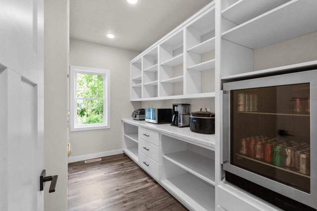 W6018 RYFORD STREET, Menasha, WI 54952