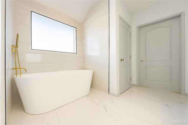 2432 Flushing Meadows, Weslaco, TX 78596