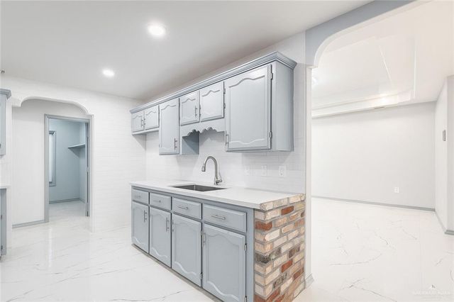 2432 Flushing Meadows, Weslaco, TX 78596