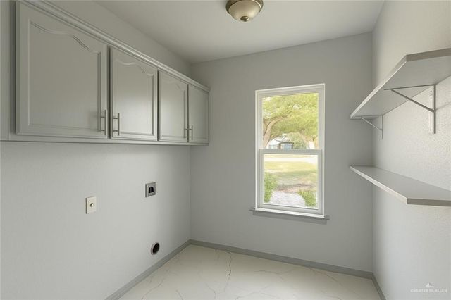 2432 Flushing Meadows, Weslaco, TX 78596