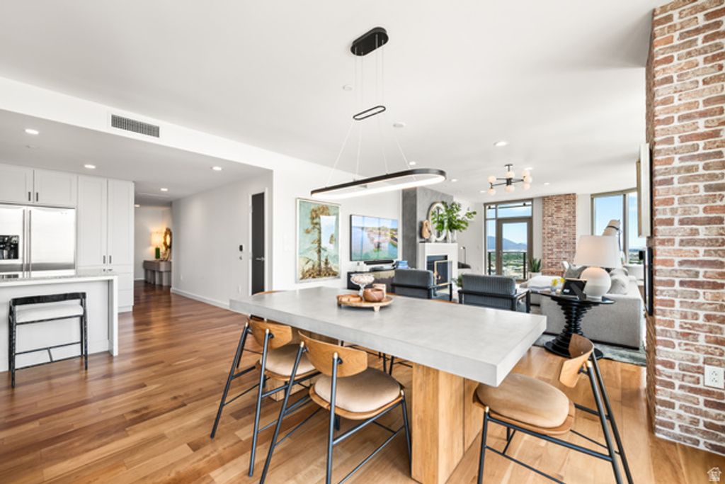 Image 13 of property listing at 99 W SOUTH TEMPLE ST #2206, Salt Lake City, UT 84101