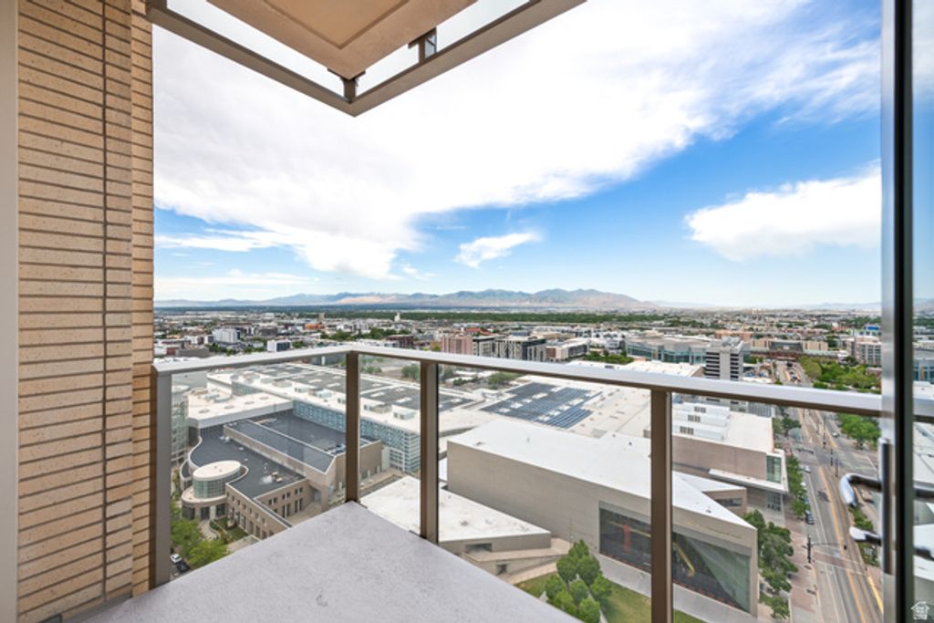 Image 18 of property listing at 99 W SOUTH TEMPLE ST #2206, Salt Lake City, UT 84101