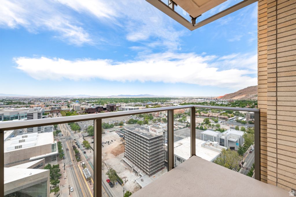 Image 19 of property listing at 99 W SOUTH TEMPLE ST #2206, Salt Lake City, UT 84101