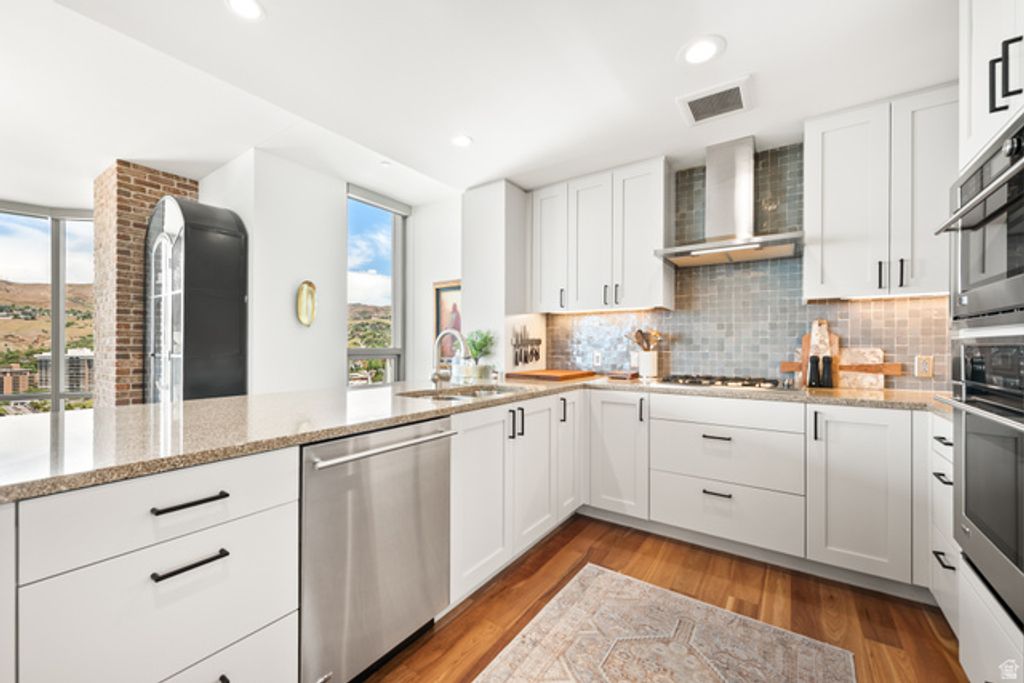Image 4 of property listing at 99 W SOUTH TEMPLE ST #2206, Salt Lake City, UT 84101