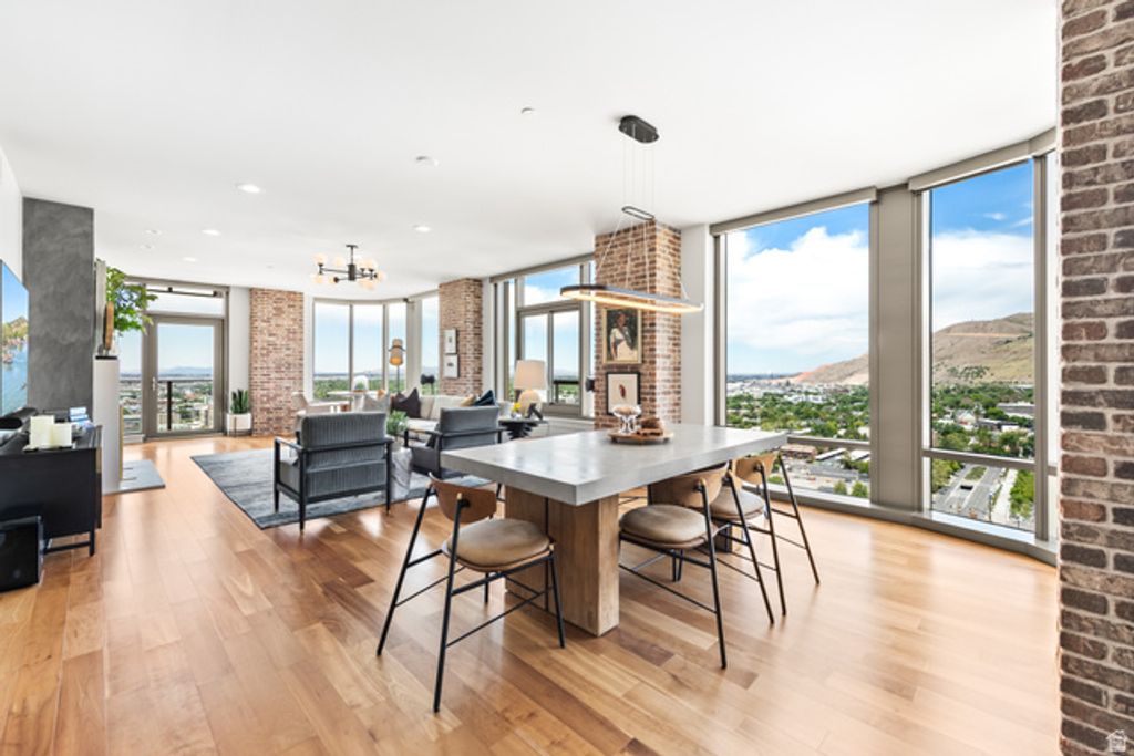 Image 7 of property listing at 99 W SOUTH TEMPLE ST #2206, Salt Lake City, UT 84101