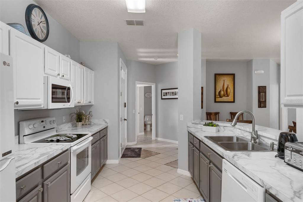 Image 18 of property listing at 156 MAGIC LANDINGS BOULEVARD, Kissimmee, FL 34744