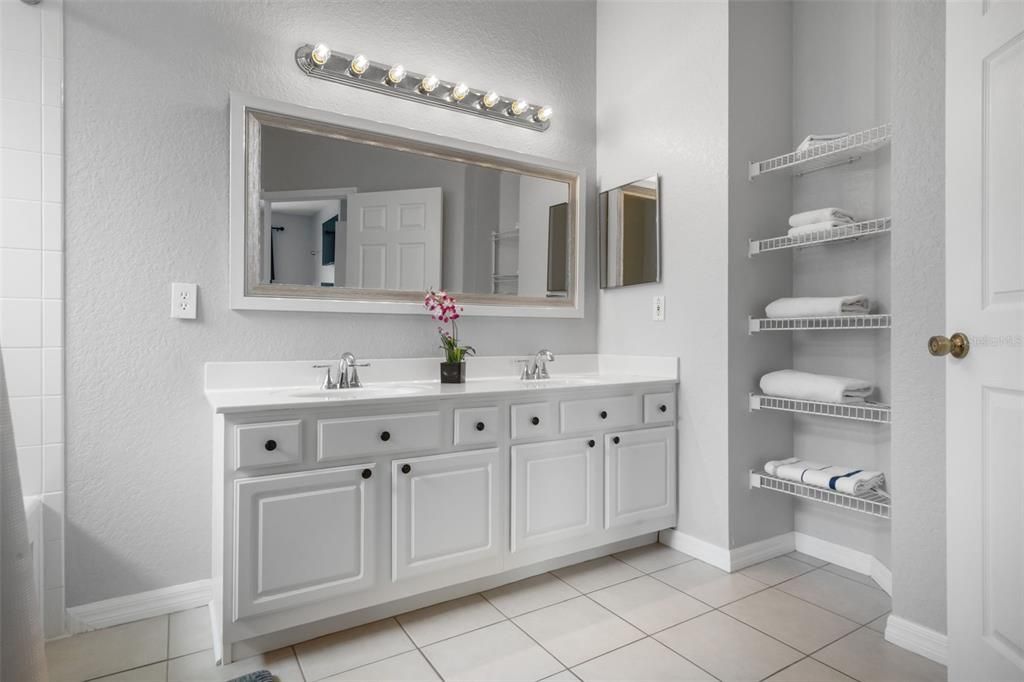 Image 33 of property listing at 156 MAGIC LANDINGS BOULEVARD, Kissimmee, FL 34744