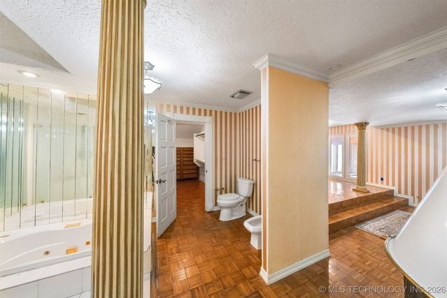 7455 S Sleepy Hollow Drive, Tulsa, OK 74136