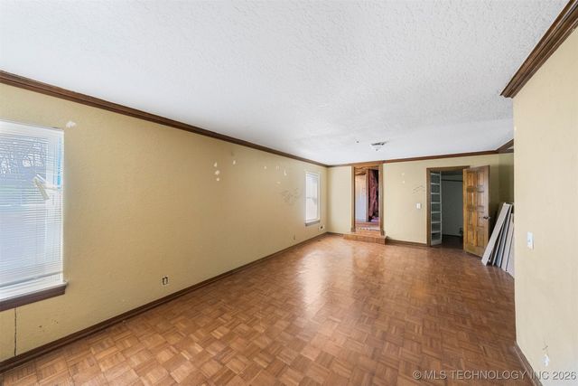 7455 S Sleepy Hollow Drive, Tulsa, OK 74136