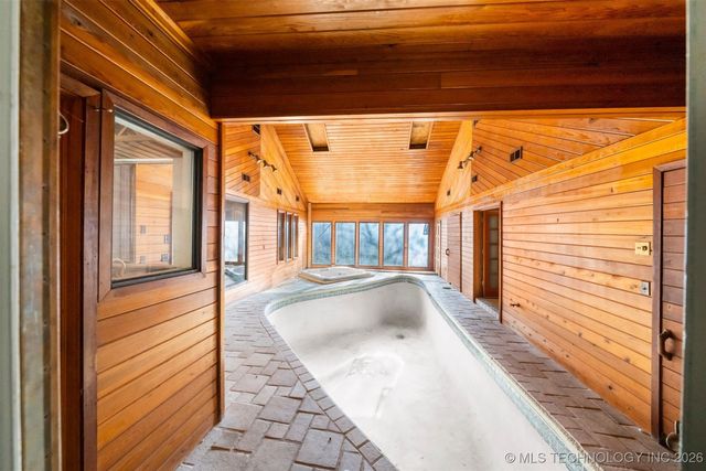 7455 S Sleepy Hollow Drive, Tulsa, OK 74136