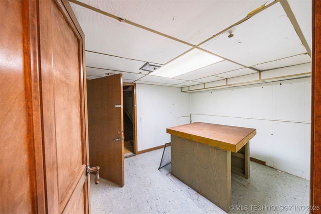 7455 S Sleepy Hollow Drive, Tulsa, OK 74136