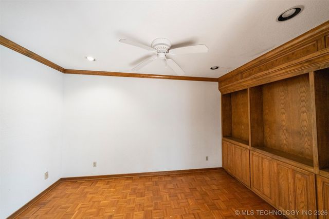 7455 S Sleepy Hollow Drive, Tulsa, OK 74136