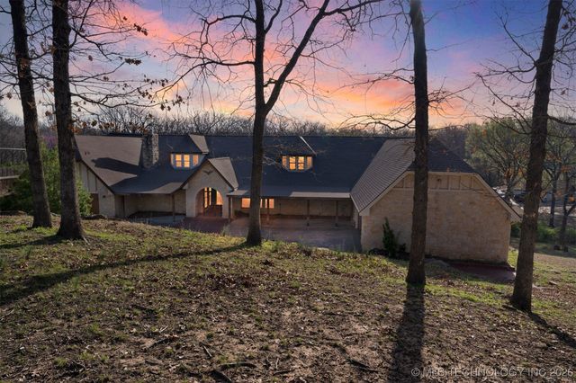 7455 S Sleepy Hollow Drive, Tulsa, OK 74136