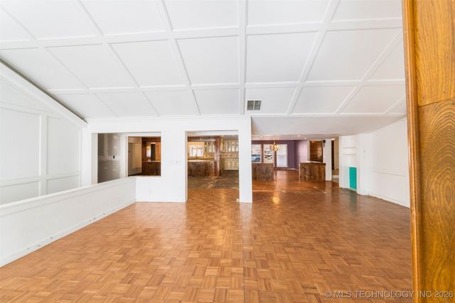 7455 S Sleepy Hollow Drive, Tulsa, OK 74136