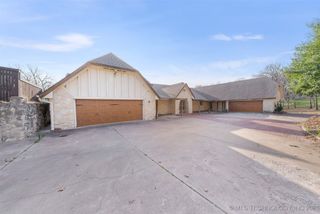 7455 S Sleepy Hollow Drive, Tulsa, OK 74136
