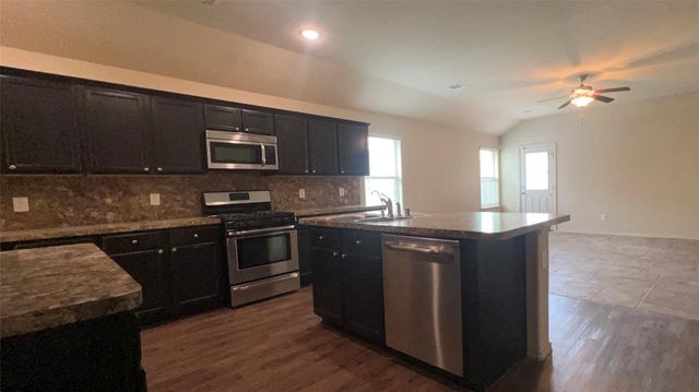 1639 Mustang Canyon Way, Houston, TX 77049