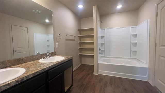 1639 Mustang Canyon Way, Houston, TX 77049