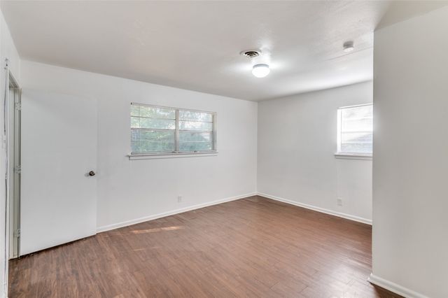 2101 Bradford Drive, Arlington, TX 76010