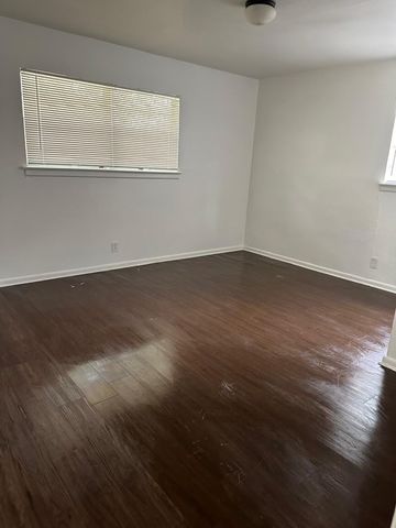 2101 Bradford Drive, Arlington, TX 76010