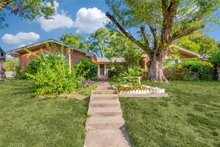 2101 Bradford Drive, Arlington, TX 76010