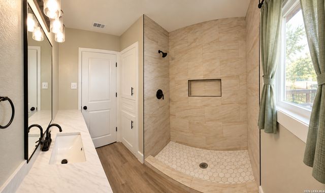 323 Maplewood, San Antonio, TX 78216