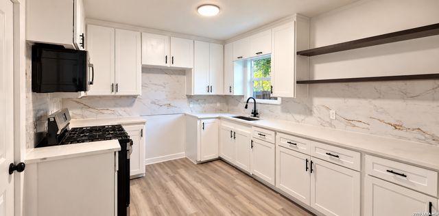 323 Maplewood, San Antonio, TX 78216