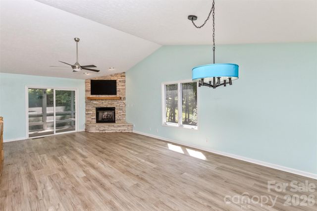 100 Titleist Way, Hendersonville, NC 28739