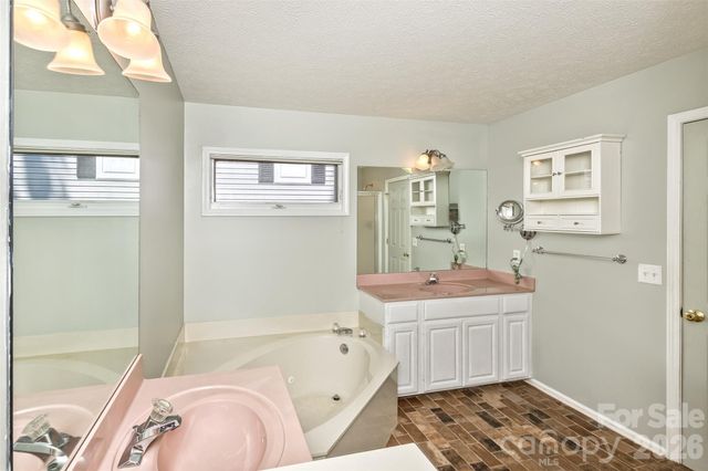 100 Titleist Way, Hendersonville, NC 28739