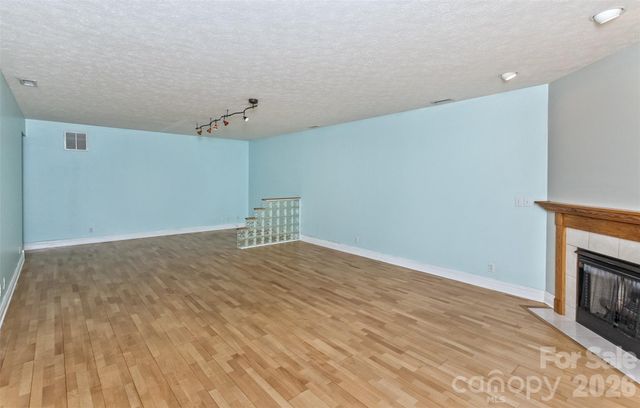 100 Titleist Way, Hendersonville, NC 28739