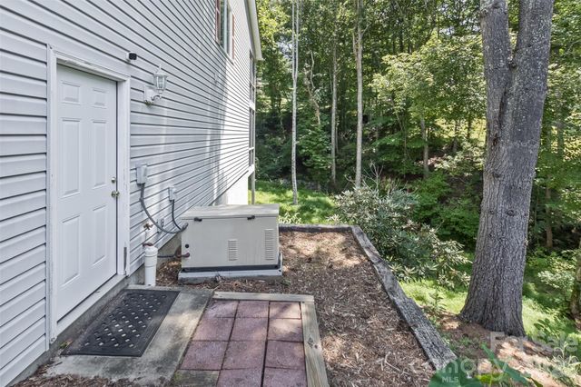 100 Titleist Way, Hendersonville, NC 28739