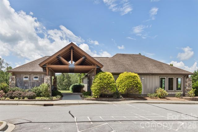100 Titleist Way, Hendersonville, NC 28739