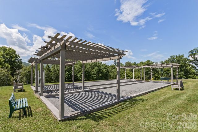 100 Titleist Way, Hendersonville, NC 28739