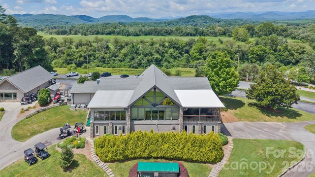 100 Titleist Way, Hendersonville, NC 28739