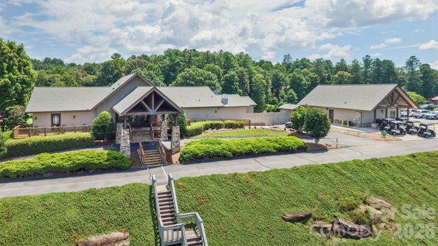 100 Titleist Way, Hendersonville, NC 28739