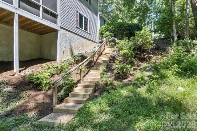 100 Titleist Way, Hendersonville, NC 28739