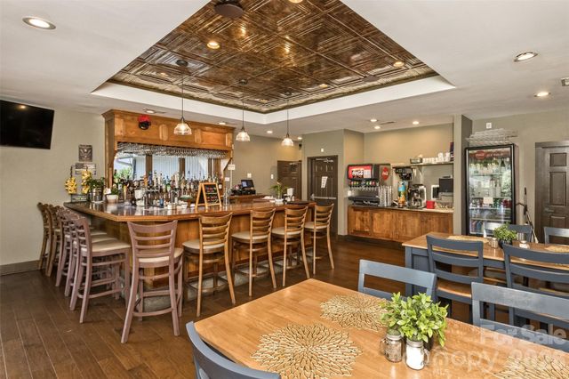 100 Titleist Way, Hendersonville, NC 28739