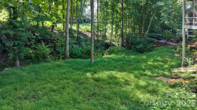 100 Titleist Way, Hendersonville, NC 28739