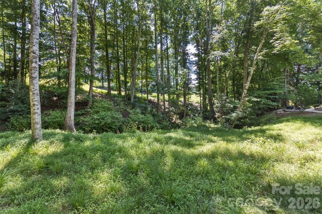 100 Titleist Way, Hendersonville, NC 28739