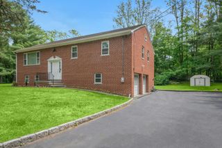 6 Locust Drive, Bedford, NY 10506