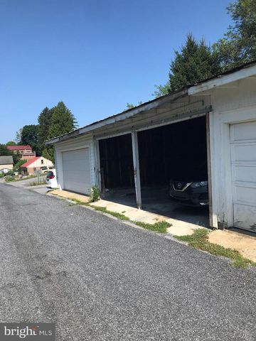 60 E MAIN ST, Mountville, PA 17554