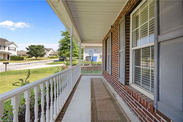 697 Retford Park Lane, Kernersville, NC 27284