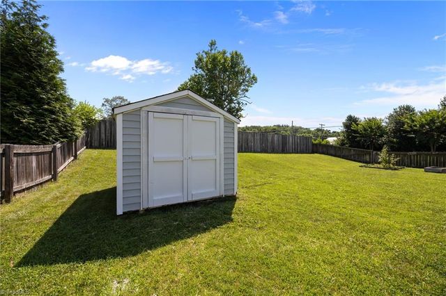 697 Retford Park Lane, Kernersville, NC 27284