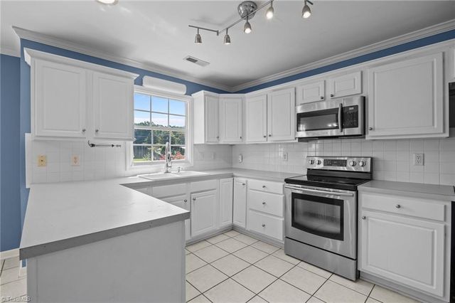 697 Retford Park Lane, Kernersville, NC 27284
