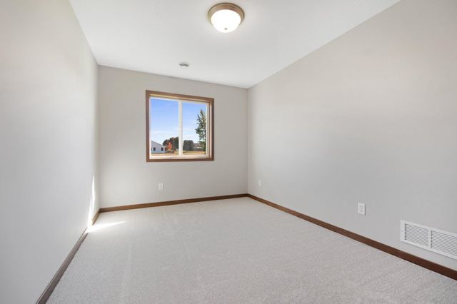 301 Gateway Parkway, Osceola, WI 54020