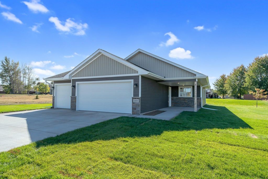 301 Gateway Parkway, Osceola, WI 54020